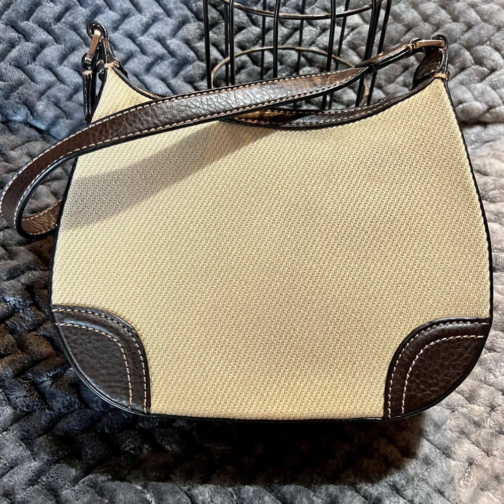 Elegant Etienne Aigner Tan and Brown Women's Shoulder Bag. - Picture 2 of 12